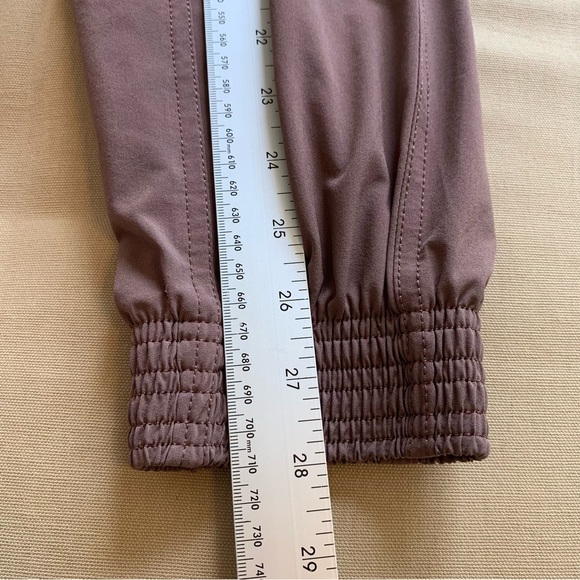 Athleta Chelsea Utility Jogger Pants Women 6 Mineral Brown Featherweight Stretch - Picture 13 of 16